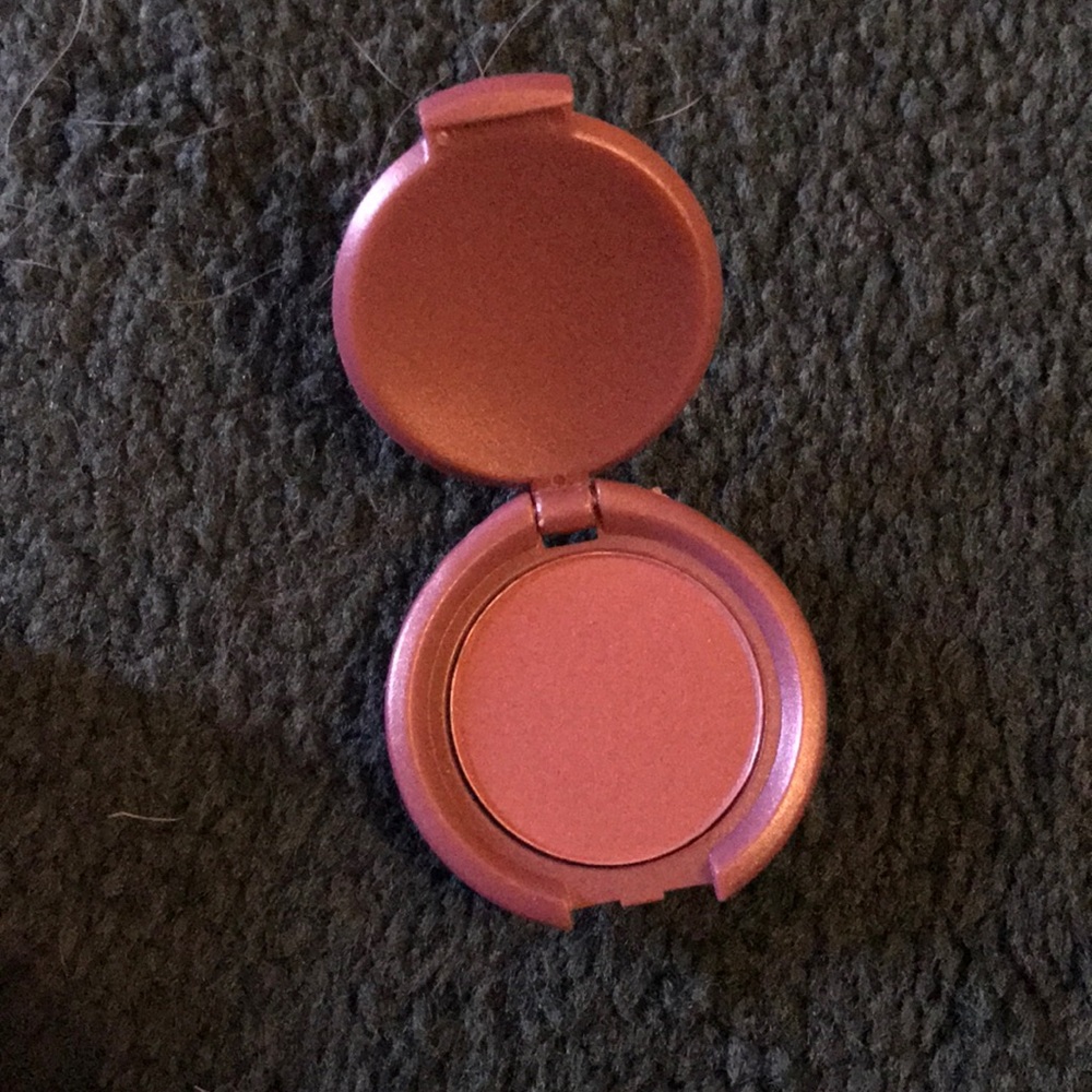 Lush Eyeshadow - Picture 3 of 4